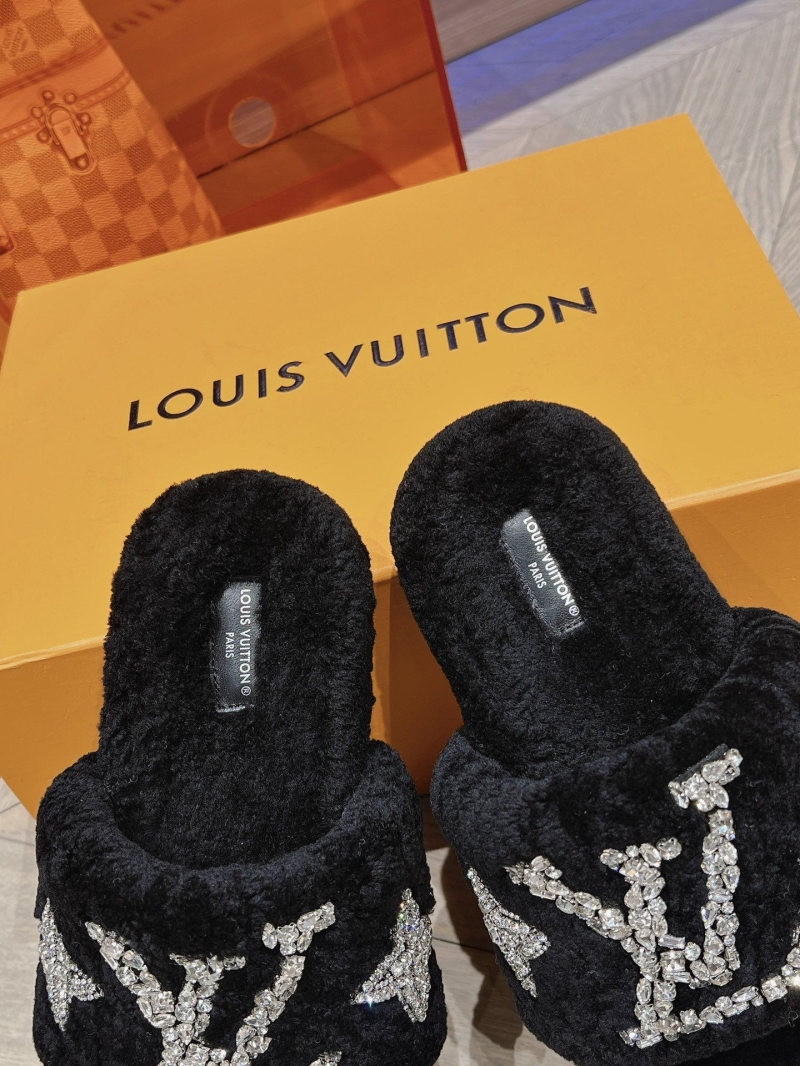 Louis Vuitton Slippers